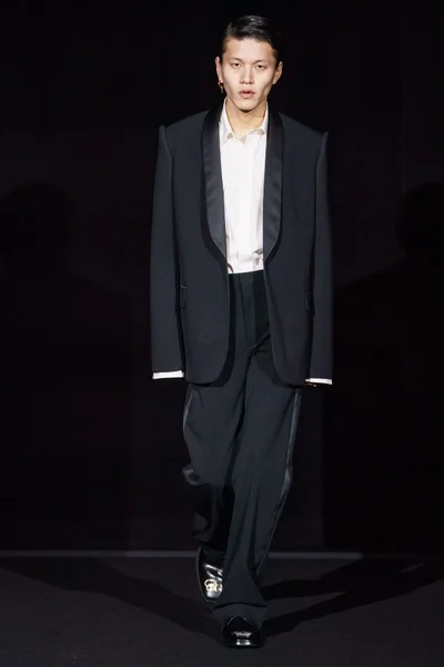 Look 4